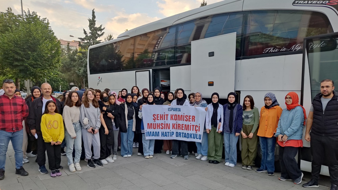 Şehit Komiser Muhsin Kiremitçi İmam Hatip Ortaokulu öğrencileri Konya Mevlana yolunda